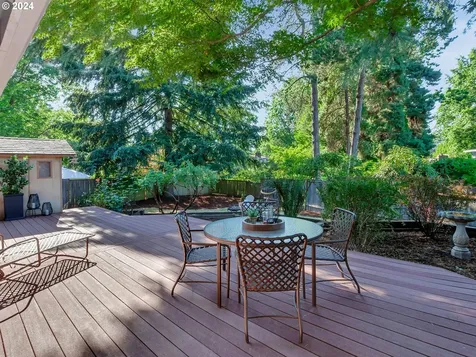 4105 Nw Carlton Court Portland OR 97229