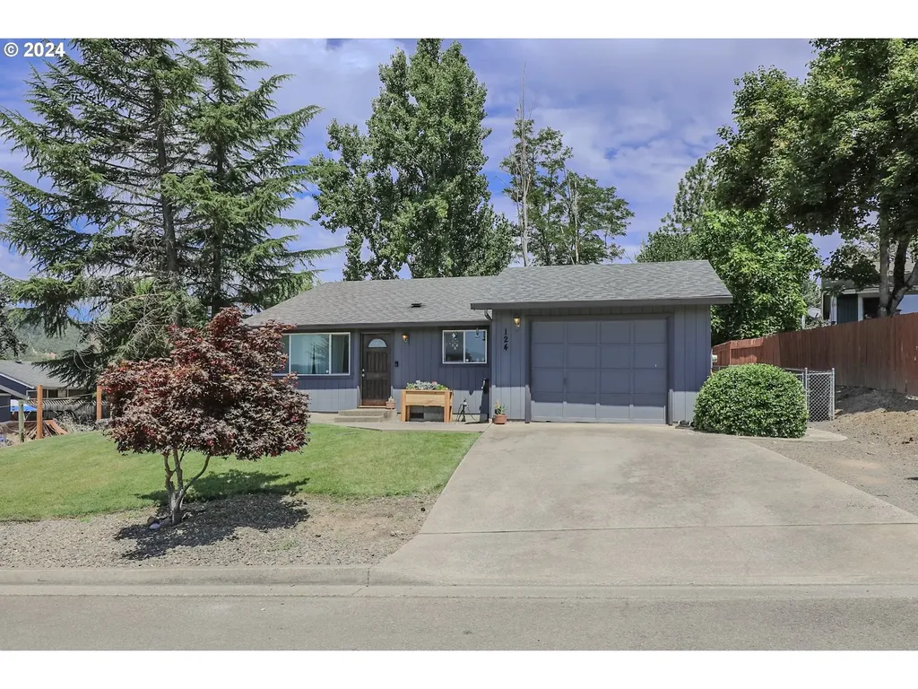 124 Sunburst Court Roseburg OR 97471