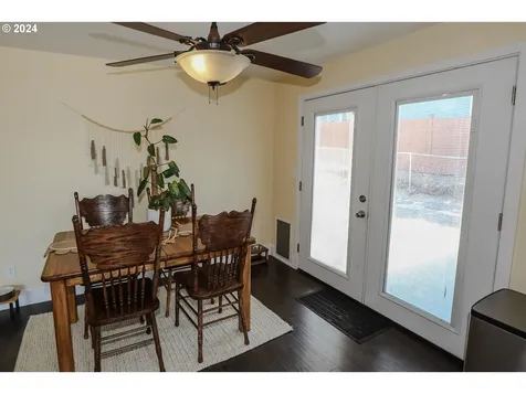 124 Sunburst Court Roseburg OR 97471
