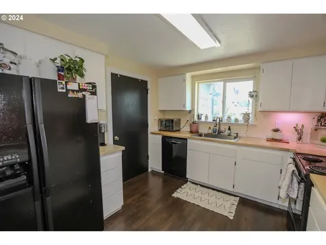 124 Sunburst Court Roseburg OR 97471
