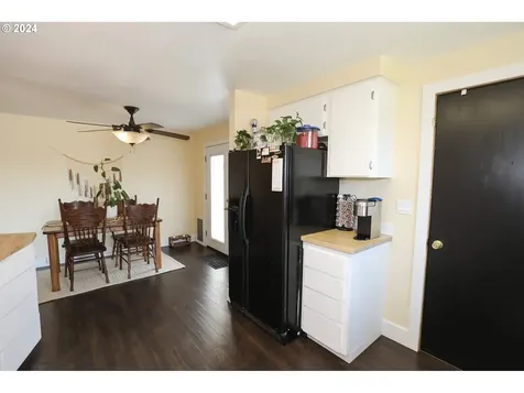 124 Sunburst Court Roseburg OR 97471