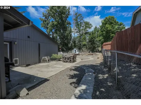124 Sunburst Court Roseburg OR 97471