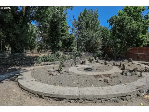 124 Sunburst Court Roseburg OR 97471