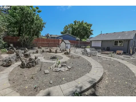 124 Sunburst Court Roseburg OR 97471