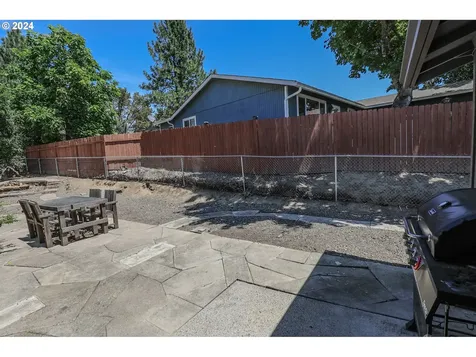 124 Sunburst Court Roseburg OR 97471