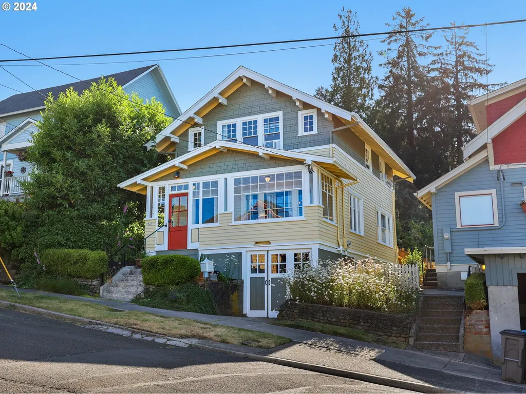747 5th Street Astoria OR 97103