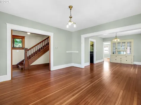 747 5th Street Astoria OR 97103