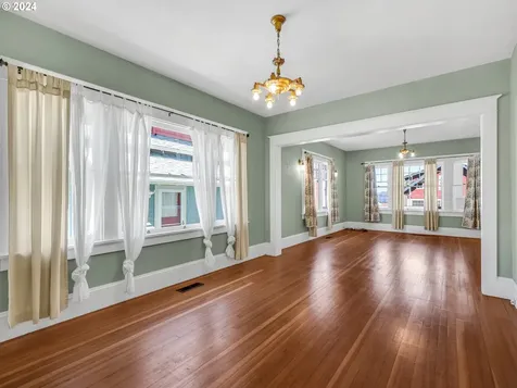 747 5th Street Astoria OR 97103
