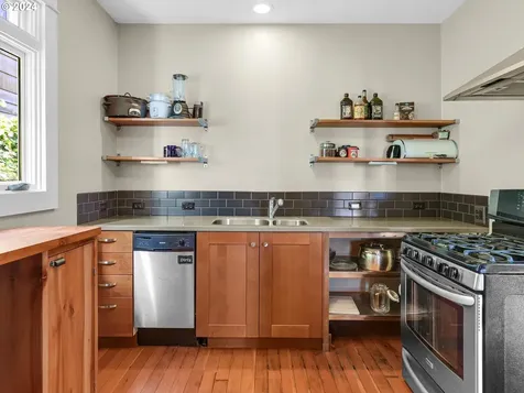 747 5th Street Astoria OR 97103