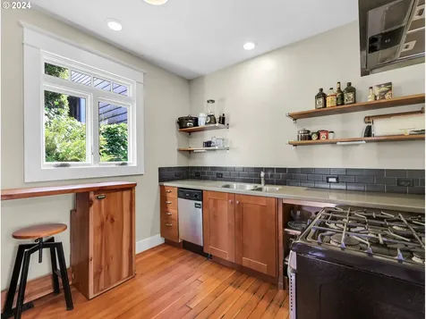 747 5th Street Astoria OR 97103