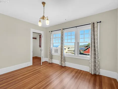 747 5th Street Astoria OR 97103
