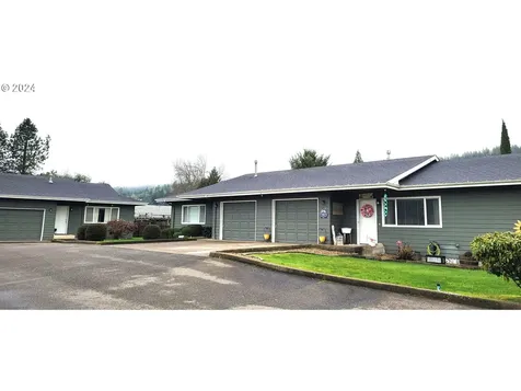 1717 E Central Avenue Sutherlin OR 97479