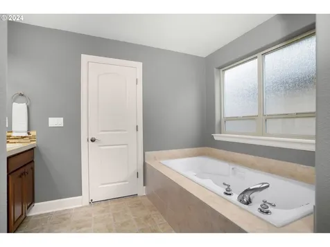 10325 Sw Barber Street Wilsonville OR 97070