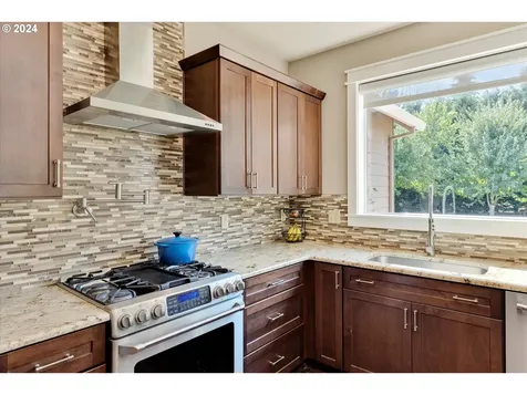 319 E 2nd Street Canby OR 97013