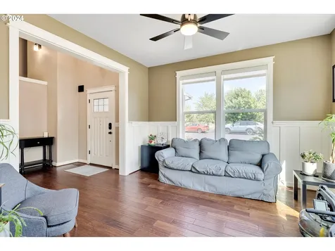 319 E 2nd Street Canby OR 97013