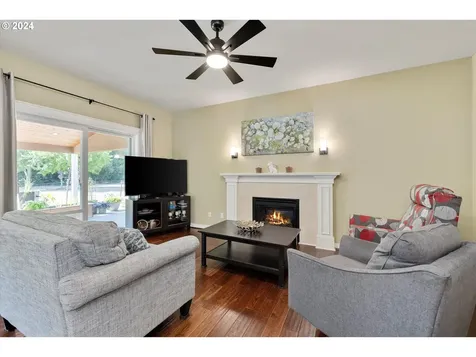 319 E 2nd Street Canby OR 97013
