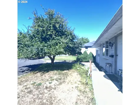 679 W Alder Place Reedsport OR 97467