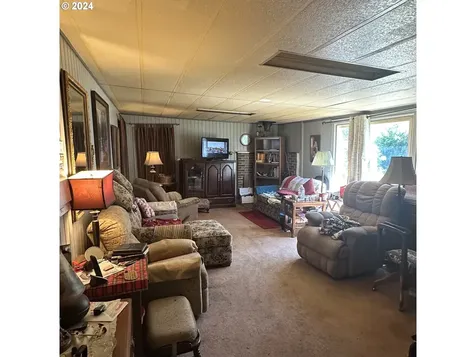 679 W Alder Place Reedsport OR 97467