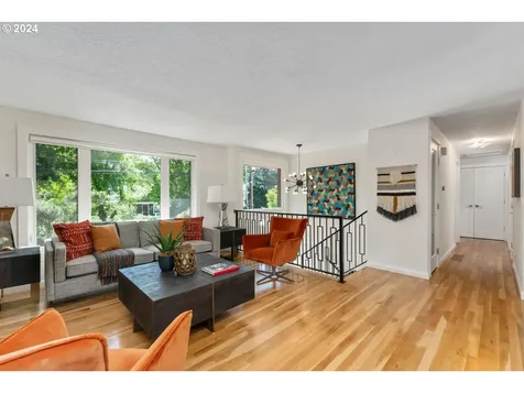 2615 Se 74th Avenue Portland OR 97206