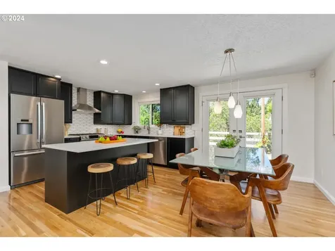 2615 Se 74th Avenue Portland OR 97206