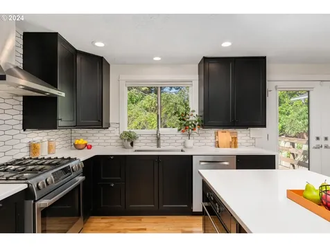 2615 Se 74th Avenue Portland OR 97206
