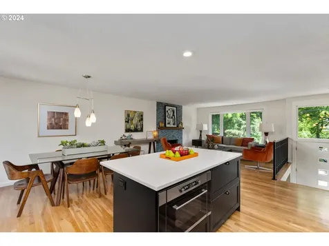 2615 Se 74th Avenue Portland OR 97206