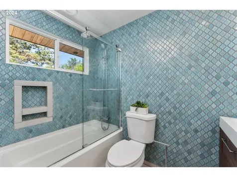 2615 Se 74th Avenue Portland OR 97206