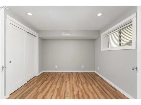 2615 Se 74th Avenue Portland OR 97206