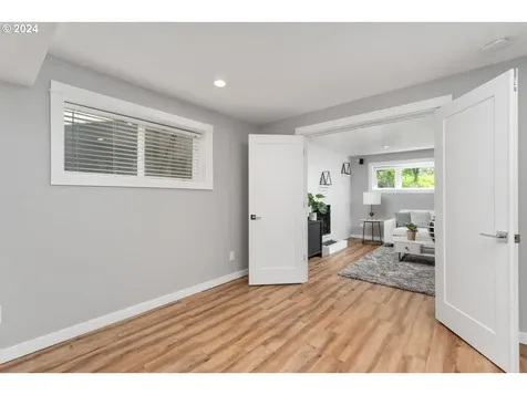 2615 Se 74th Avenue Portland OR 97206