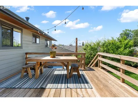 2615 Se 74th Avenue Portland OR 97206