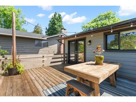 2615 Se 74th Avenue Portland OR 97206