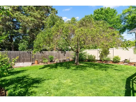 2615 Se 74th Avenue Portland OR 97206