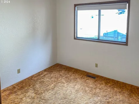 1371 Ne Newton Creek Drive Roseburg OR 97470