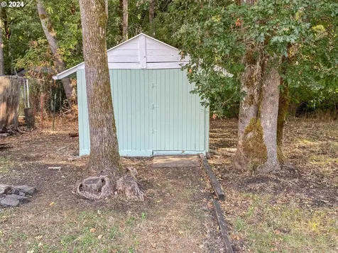 1371 Ne Newton Creek Drive Roseburg OR 97470