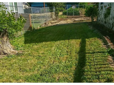 1371 Ne Newton Creek Drive Roseburg OR 97470