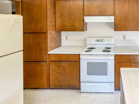 1371 Ne Newton Creek Drive Roseburg OR 97470
