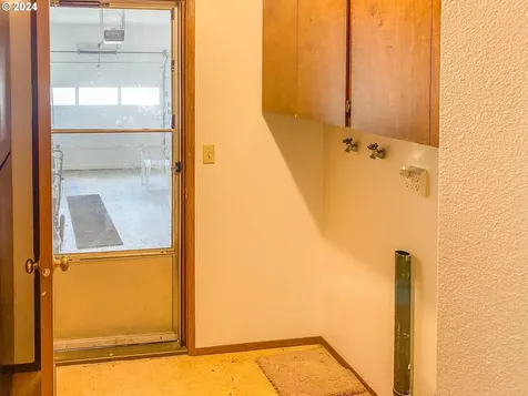 1371 Ne Newton Creek Drive Roseburg OR 97470