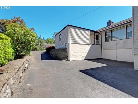 3356 Sw Seymour Street Portland OR 97239