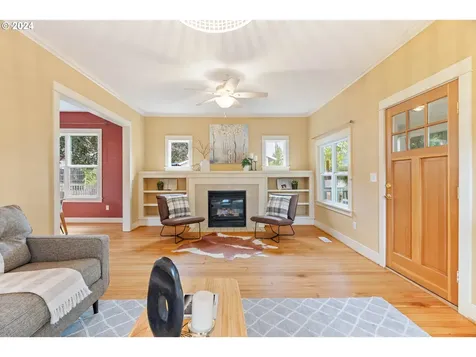 7017 N Saint Louis Avenue Portland OR 97203