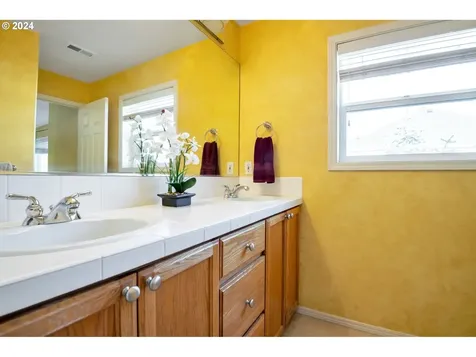 726 Ne 61st Avenue Hillsboro OR 97124