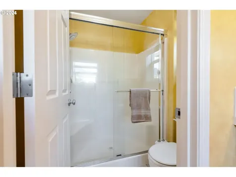 726 Ne 61st Avenue Hillsboro OR 97124