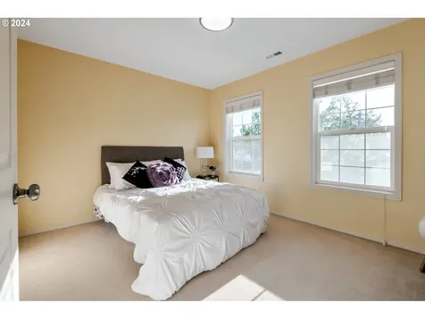 726 Ne 61st Avenue Hillsboro OR 97124