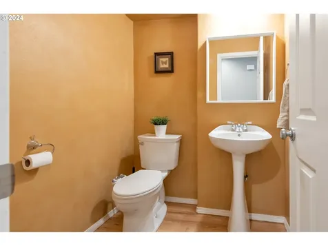 726 Ne 61st Avenue Hillsboro OR 97124