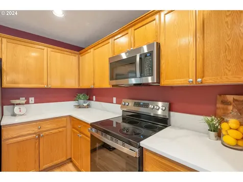 726 Ne 61st Avenue Hillsboro OR 97124