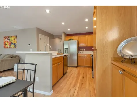726 Ne 61st Avenue Hillsboro OR 97124