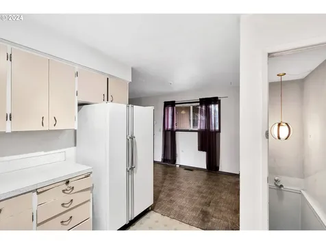 17745 NE Wasco Street Portland OR 97230