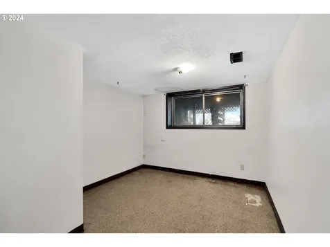 17745 NE Wasco Street Portland OR 97230