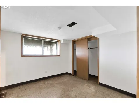 17745 NE Wasco Street Portland OR 97230