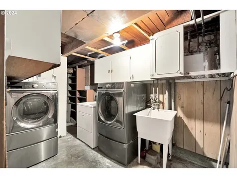 17745 NE Wasco Street Portland OR 97230