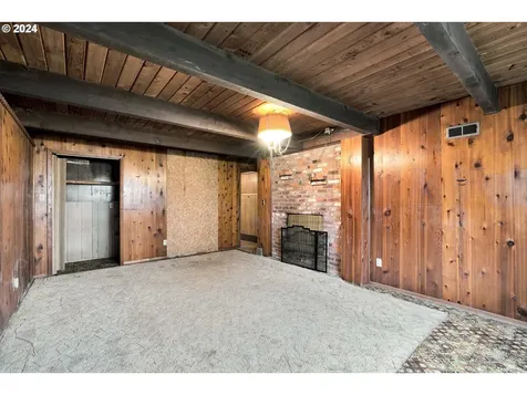 17745 NE Wasco Street Portland OR 97230